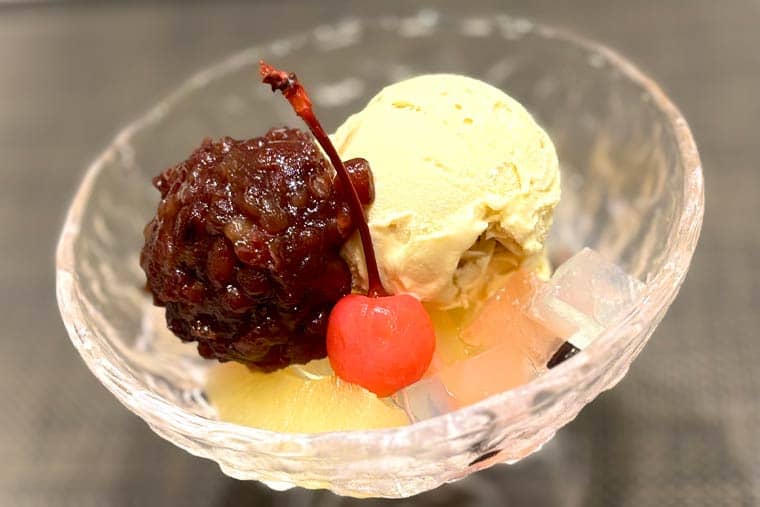 クリームあんみつ